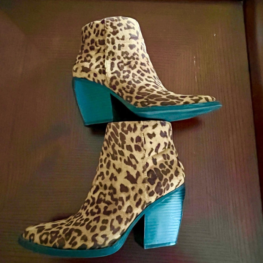 🐆Madden Girl Leopard Print Ankle Booties